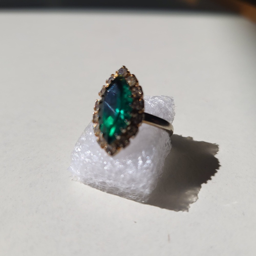Vintage Marquise Emerald Green Glass Rhinestone Cocktail Ring Size 6 Silver - Picture 7 of 10